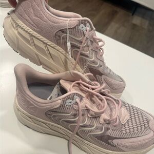 New Hoka One One Clifton LS Women's Light Light Pink Sneakers! Size 12.5!